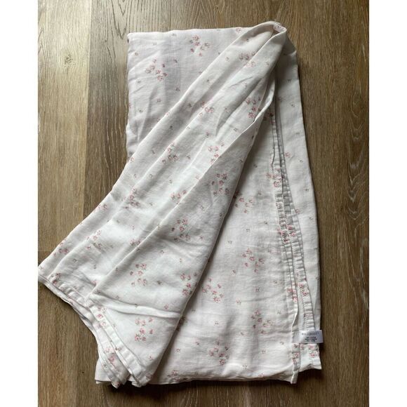 Hillcrest Rose Flowered Bed Queen Flat Top Sheet - Picture 1 of 5
